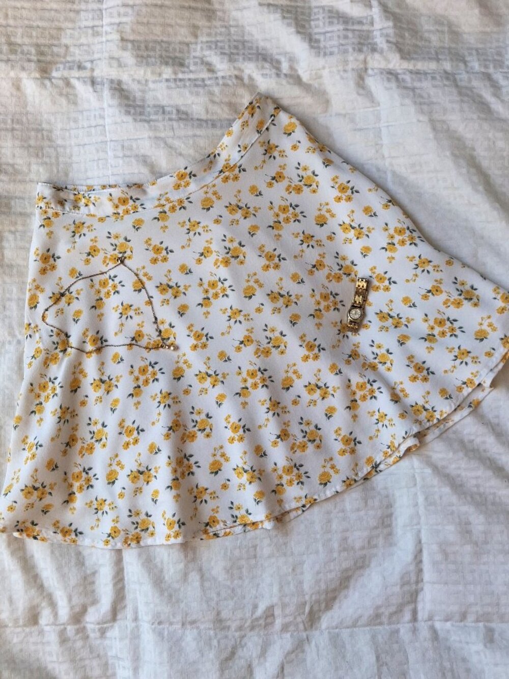 Hollister High-Waisted White Floral Ditsy Print Skater Mini Skirt